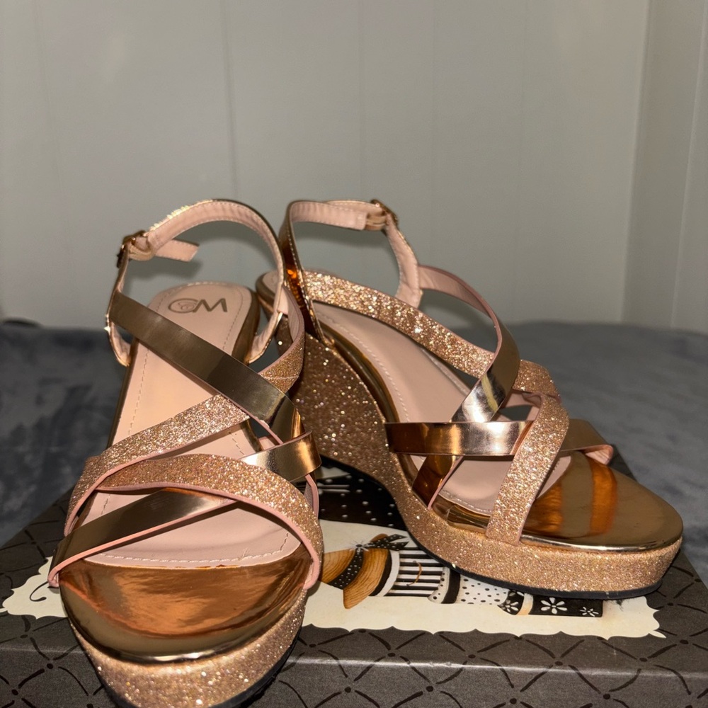 Women's Glitter Wedge Sandals - Rose Gold
